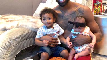 Tristan Thompson Unggah Foto Kedua Anaknya Khloe Kardashian Terharu News Entertainment Fimela Com