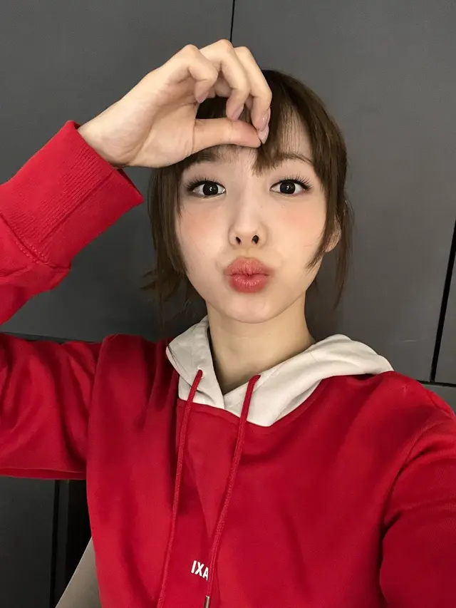 Potret Selfie Nayeon TWICE-IG