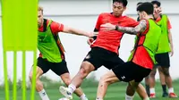 Pemain Persik sering berlatih di Stadion Gelora Daha Djayati sebagai alternatif ketika Stadion Brawijaya tak bisa digunakan latihan. (Bola.com/Gatot Sumitro)
