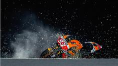 Maverick Vinales pebalap tim Suzuki Ecstar berhasil menjadi yang tercepat di tes pramusim MotoGP 2016 yang digelar di sirkuit Losail, Qatar pada Kamis (3/3/2016) Jorge Lorenzo berada di urutan ke-3, sementara Valentino Rossi dan Marc Marquez berada d...