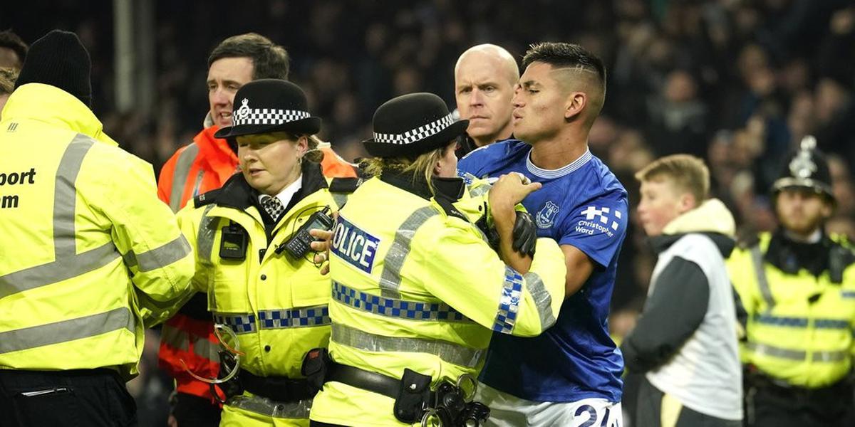 Kronologi Kericuhan Derby Merseyside: Everton vs Liverpool Panas di Akhir Laga