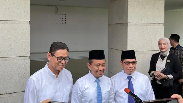 Menteri Energi dan Sumber Daya Mineral (ESDM) Bahlil Lahadalia melantik Direktur Jenderal Minyak dan Gas Bumi Laode Sualeman. (Foto: Liputan6.com/Gagas YP)