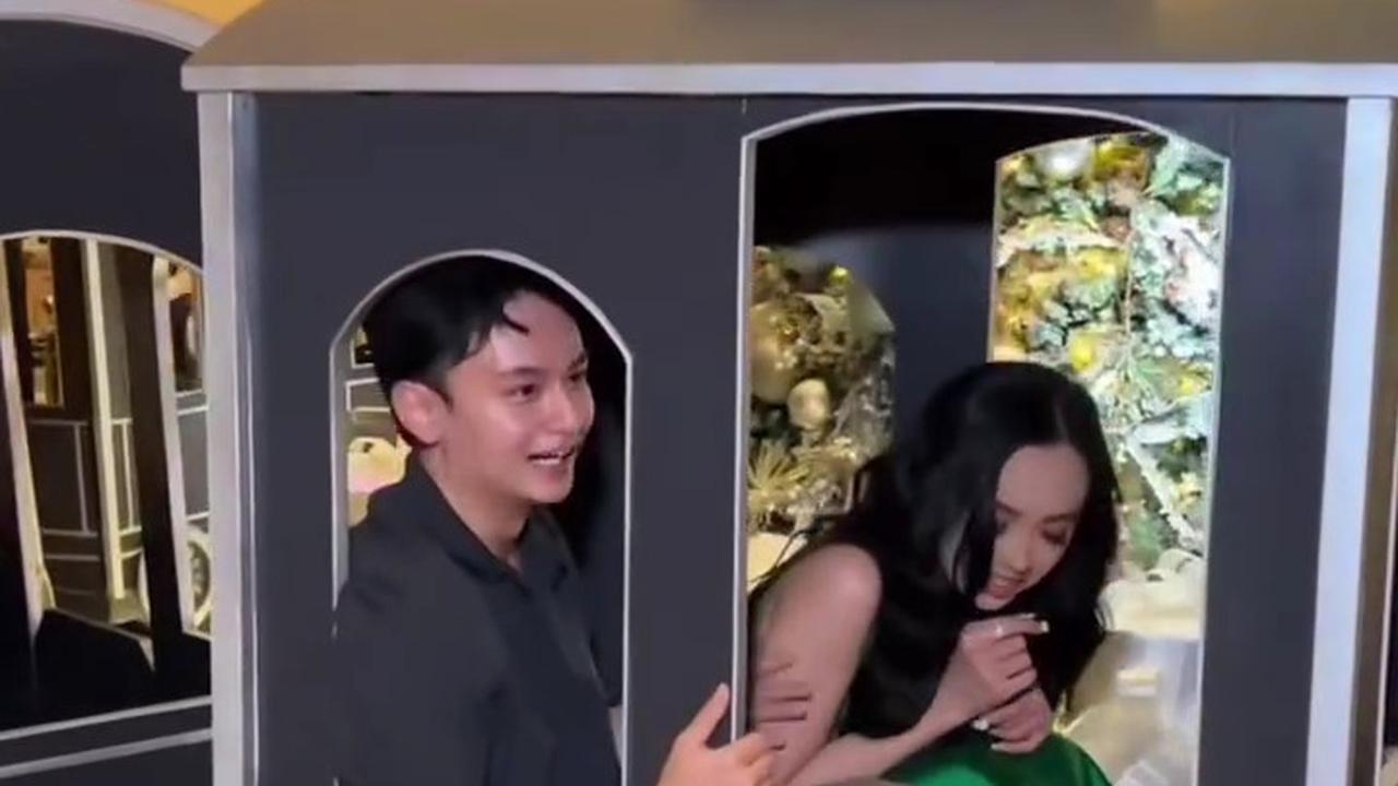 Potret Lyodra dan Randy Martin Rayakan Natal Bersama dengan Romantis