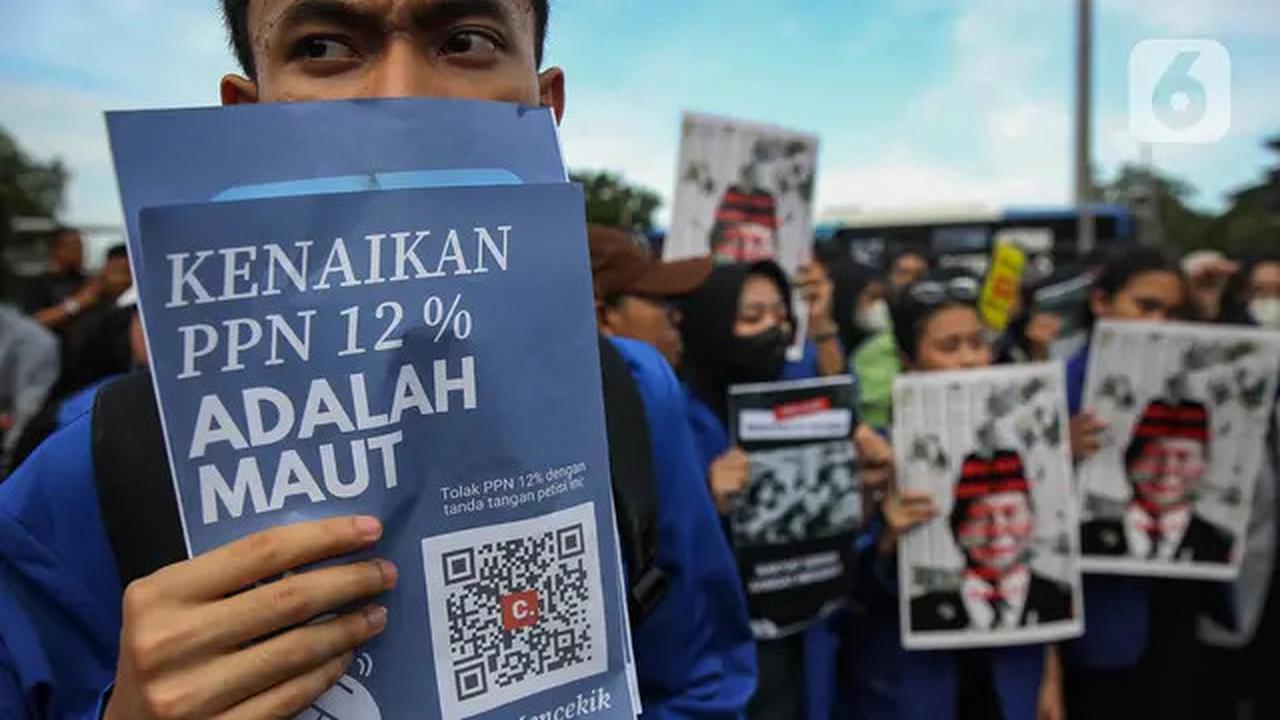 Tolak Penerapan PPN 12 Persen, BEM SI Kerakyatan Berunjuk Rasa di Kawasan Patung Kuda Jakarta
