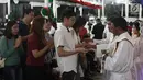 Jemaat ketika mengikuti Misa Natal 2018 di Gereja Katedral, Jakarta, Senin (24/12). Misa Natal 2018 yang dipimpin Pastor kepala paroki Hani Rudi Hartoko mengusung tema "Yesus Kristus Hikmat Bagi Kita”. (Liputan6.com/Herman Zakharia)
