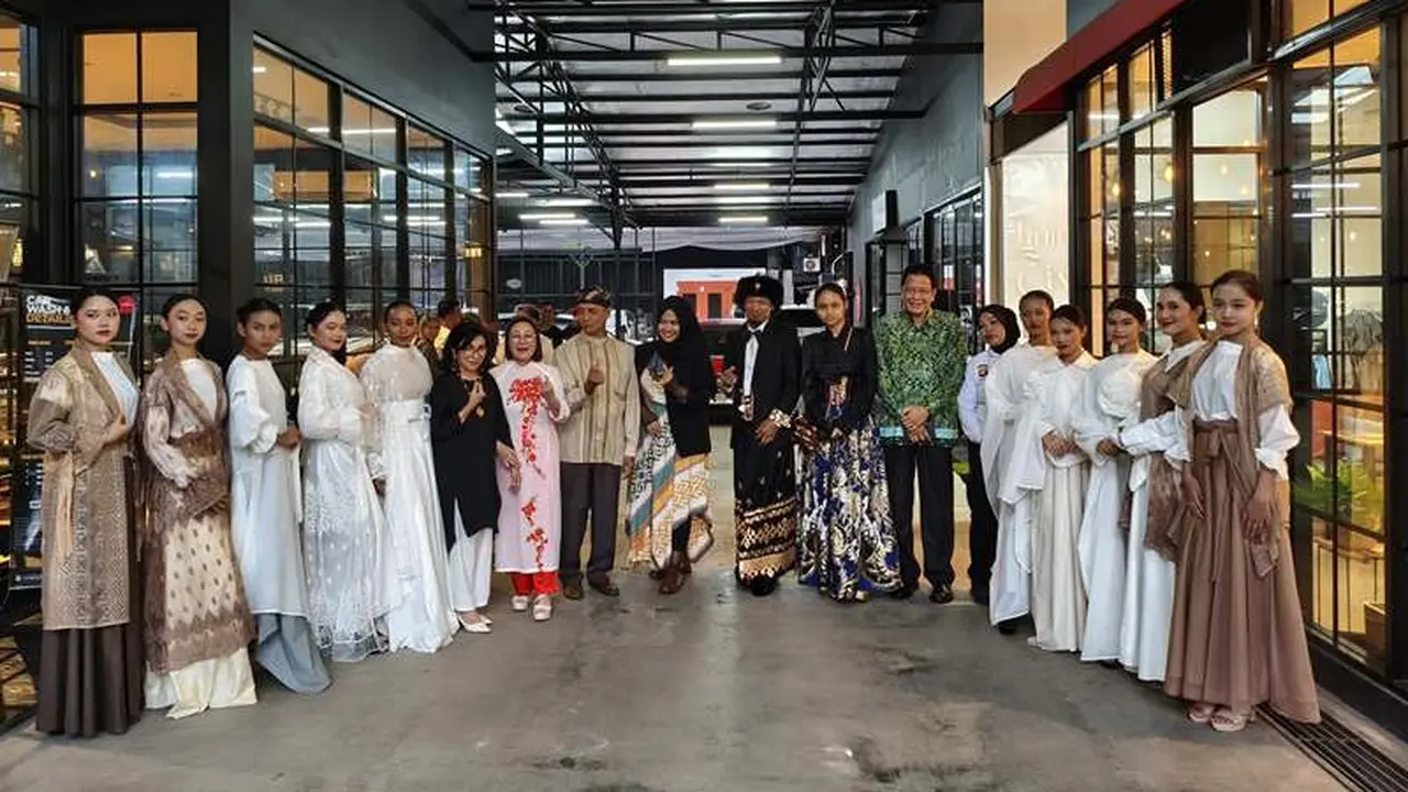 Koleksi Ramadan dengan Desain Urban dan Sustainable dari Rumah Mode Vee House Indonesia.  foto: istimewa