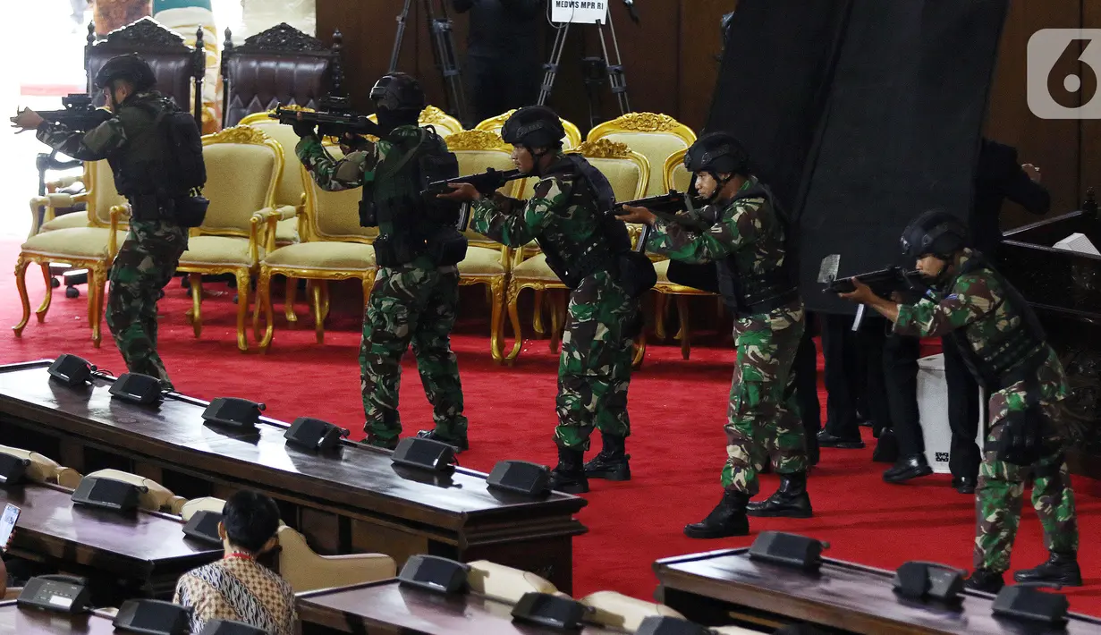 Geladi kotor pelantikan Presiden dan Wakil Presiden terpilih Joko Widodo dan Ma'ruf Amin di Kompleks Parlemen, Senayan, Jakarta Jumat (18/10/2019). Persiapan pelantikan mulai dari sarana prasarana, pengamanan, sumber daya manusia, dan publikasi sudah disiapkan. (Liputan6.com/JohanTallo)