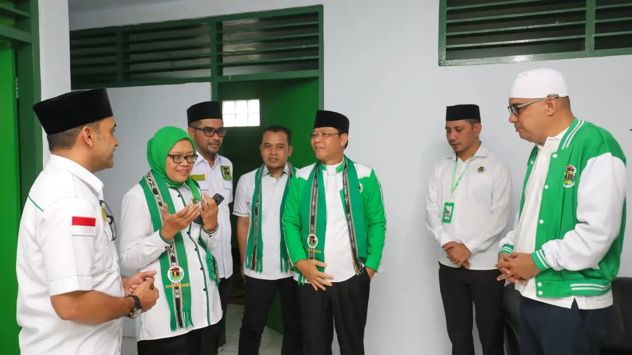 Plt Ketua Umum Partai Persatuan Pembangunan (PPP) Muhamad Mardiono melakukan kunjungan ke kota Ambon.