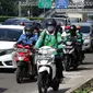 Kepadatan arus lalu lintas jalan Jenderal Gatot Subroto, Jakarta, Jumat (6/8/2021). Dirlantas Polda Metro Jaya mencatat, pada pelaksanaan PPKM level 4 minggu kedua terdapat kenaikan mobilitas warga Jakarta sebesar 26 persen dibanding saat PPKM Darurat dan PPKM Mikro. (Liputan6.com/Helmi Fithriansyah