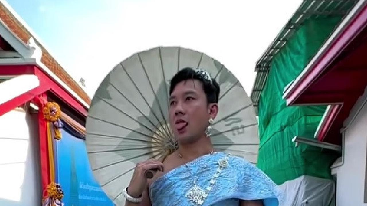Potret Denny Sumargo Pakai Baju Tradisional Wanita Thailand Ini Langsung Jadi Sorotan dan Bikin Heboh Netizen