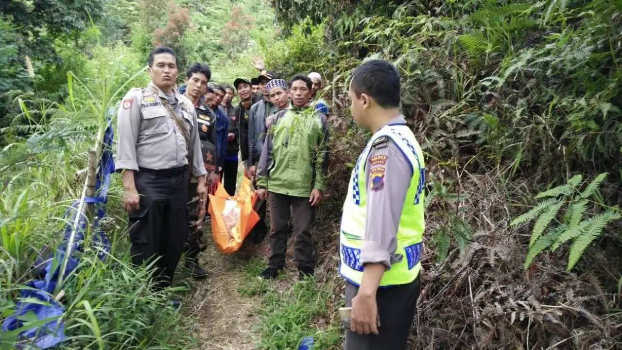 Teka-teki Jasad Kakek Berjenggot Tertelungkup di Makam Keramat 
