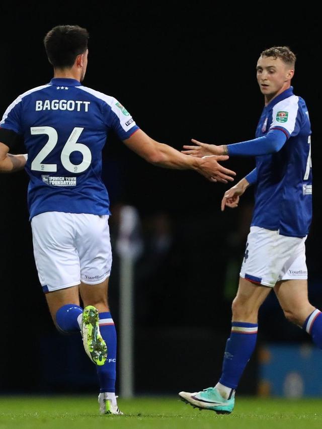 Elkan Baggott mencetak gol untuk Ipswich Town.