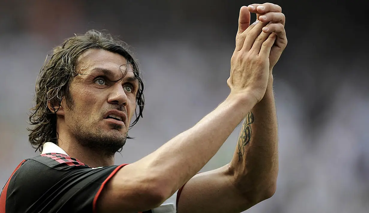 2. Paulo Maldini, ​bek legendaris AC Milan ini sempat dimeja hijaukan akibat diduga tidak taat pajak pada tahun 2011. (AFP/Filippo Monteforte)
