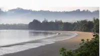 Pantai Taipa di Kota Palu, Sulawesi Tengah. foto: dok.Instagram @arisdaeng