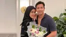 Fairuz A Rafiq dan Sonny Septian sudah menikah selama 5 tahun. Mereka pun sering kali memamerkan foto kencan yang bikin netizen iri. Berikut potretnya: [foto: instagram/sonnyseptian]