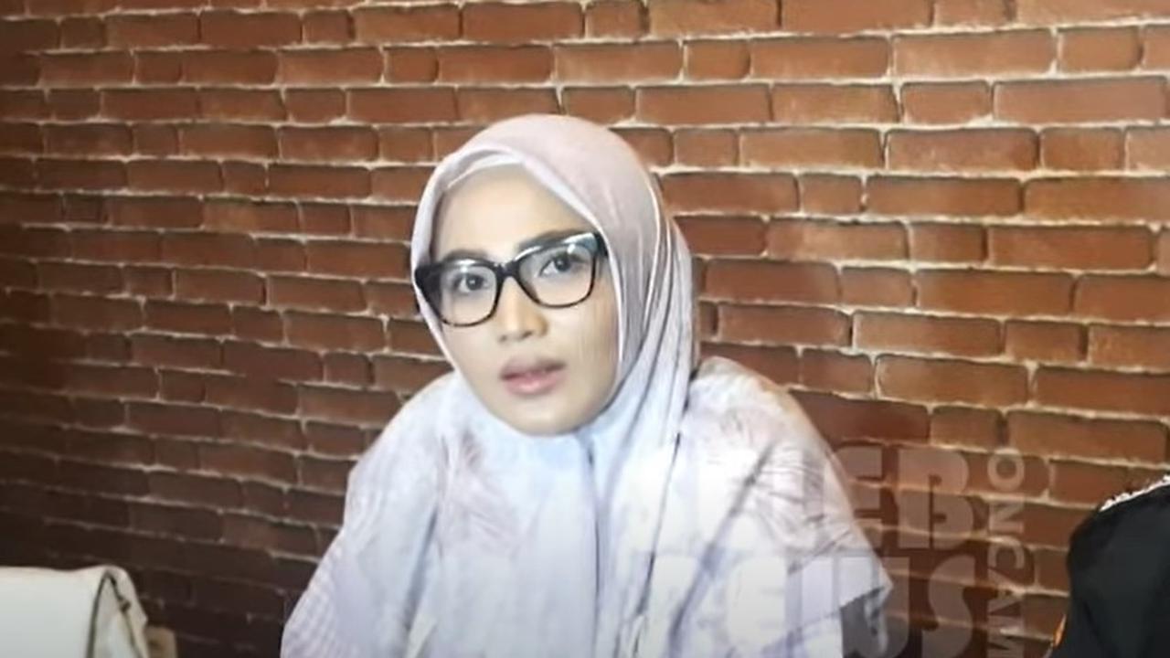 Amalia Fujiawati (YouTube/ SelebOnCamNews)