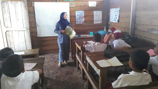 Perjuangan "Laskar Pelangi" Bengkalis Wujudkan Impian di Gubuk Kayu 