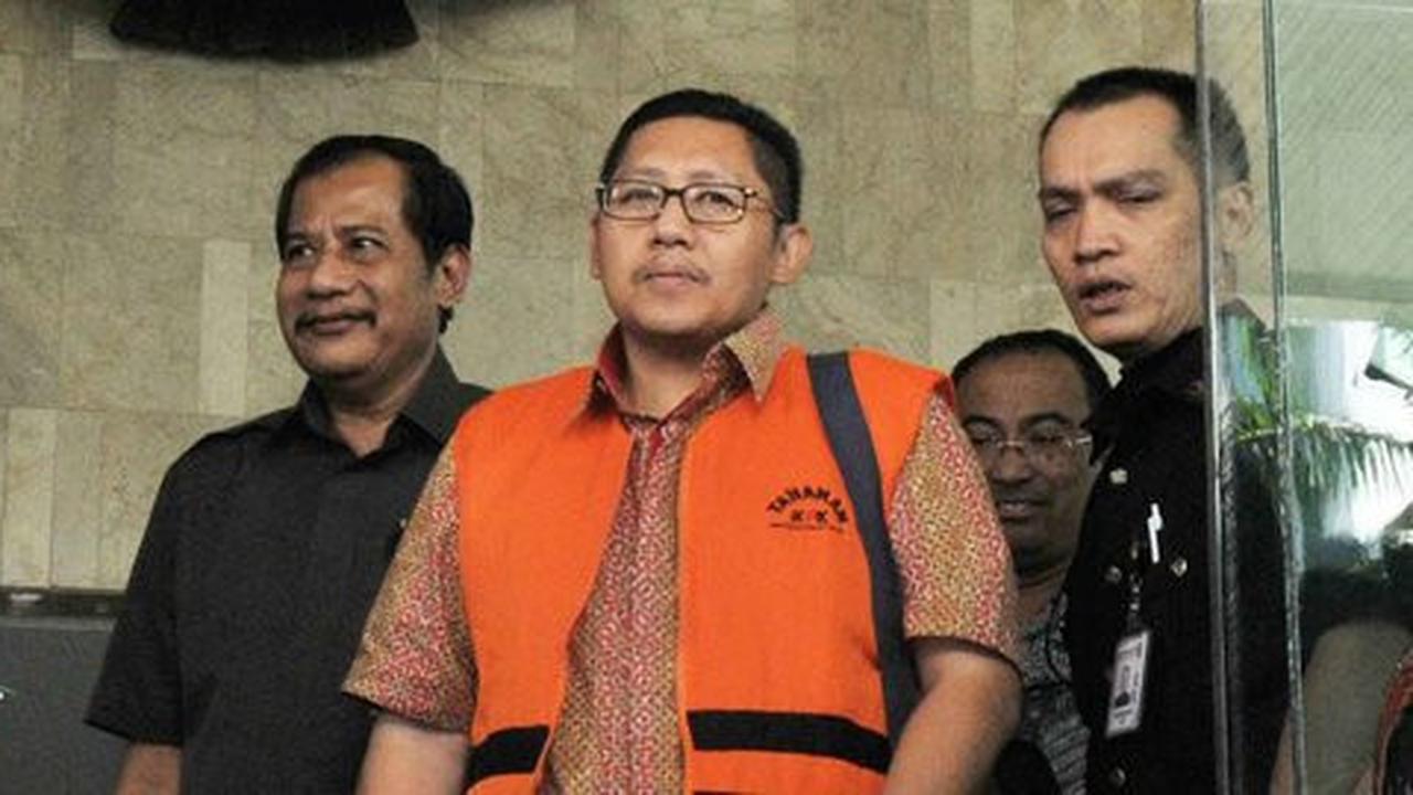 Nazar digantung di Monas dan perseteruan Anas dengan SBY