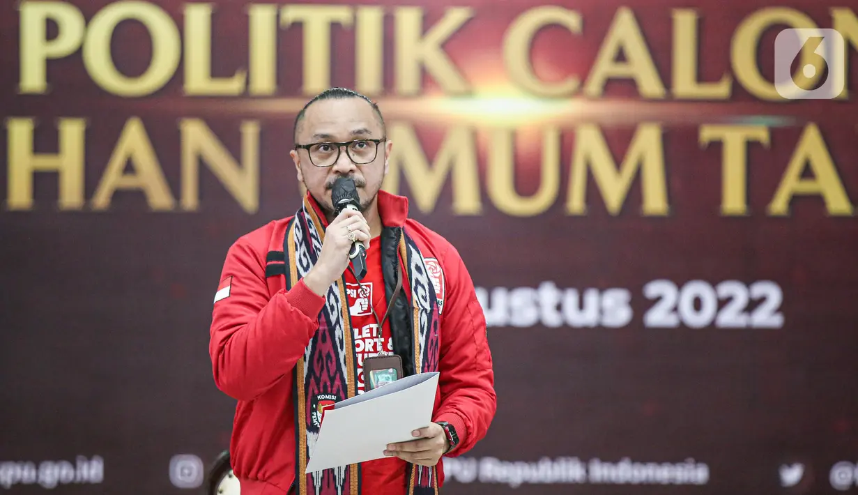 Ketua Umum Partai Solidaritas Indonesia (PSI), Giring Ganesha saat rangkaian pendaftaran Partai Politik Calon Peserta Pemilu 2024 di Gedung KPU, Jakarta, Rabu (10/8/2022). Diketahui, pendaftaran partai politik (parpol) untuk Pemilu 2024 sudah dimulai sejak awal Agustus lalu. (Liputan6.com/Faizal Fanani)