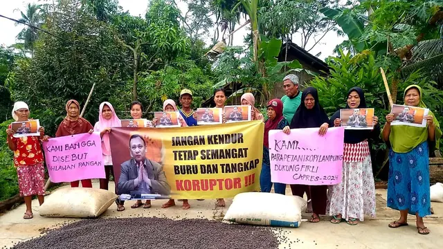 Sekelompok warga yang didominasi ibu rumah tangga yang bekerja sebagai petani kopi di Lampung turut memberikan dukungan terhadap Ketua KPK Firli Bahuri, dalam pemberantasan korupsi (Istimewa)