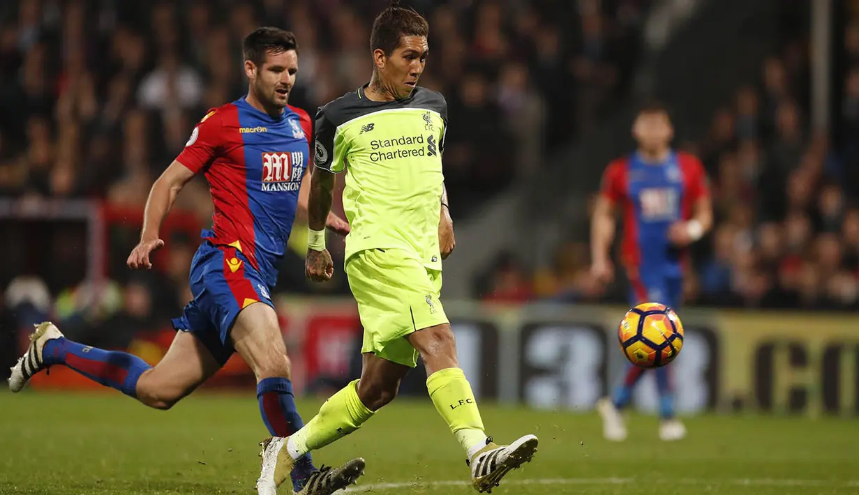 Proses terjadinya gol yang dicetak gelandang Liverpool, Roberto Firmino, ke gawang Crystal Palace pada laga Premier League di Stadion Selhurst Park, Inggris, Sabtu (29/10/2016). Liverpool menang 4-2 atas Palace. (Reuters/John Sibley)