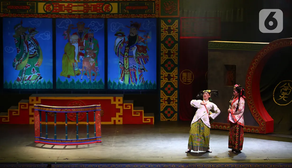 Teater Koma kembali berproses dan menggelar lakon bertajuk SAMPEK ENGTAY yang mengisahkan tentang Engtay, gadis dari Serang, yang ingin bersekolah ke Betawi.