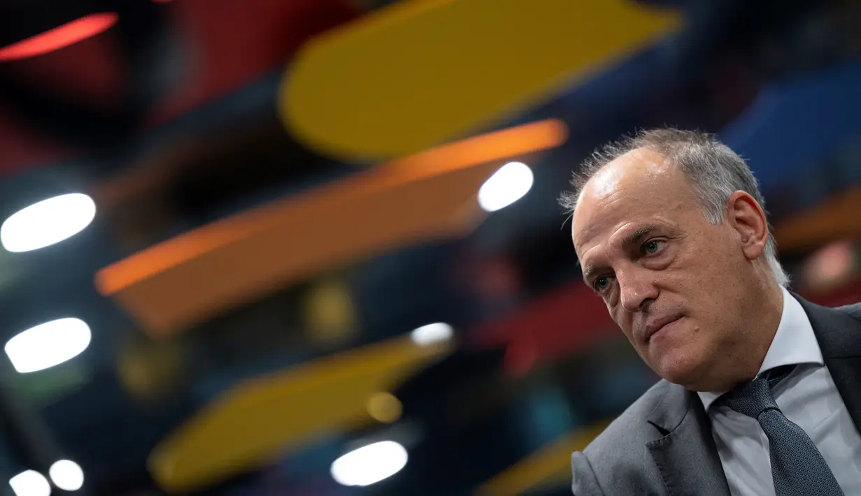 Presiden La Liga, Javier Tebas menilai Barcagate tidak hanya berpengaruh bagi Barcelona namun juga berimbas dan dapat merusak reputasi Liga Spanyol. (AFP/Pierre-Philippe Marcou)