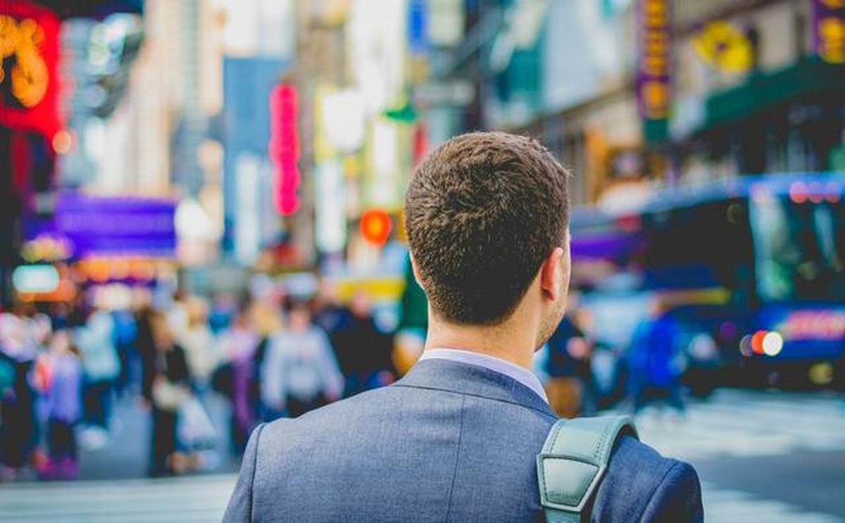 Kenapa Orang yang Pendiam Sering Diremehkan di Kantor? Ini Cara Memahami dan Mengatasinya