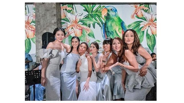 7 Potret Pernikahan Gerald Yohanes dan Mezty Mez, Elegan dan Romantis