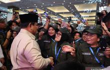 Presiden Prabowo Puji Seragam Sekolah Rakyat: Desain Gagah, Bikin Murid Percaya Diri, Guru Mirip Komcad!