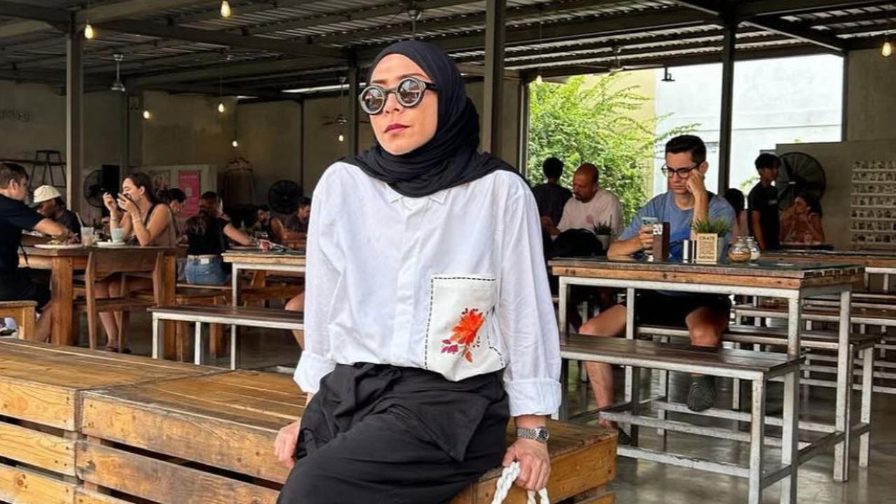 Pesona Awet Muda Melly Goeslaw di Usia 51 Tahun, Tetap Cantik dan Modis hingga Bikin Netizen Terpukau