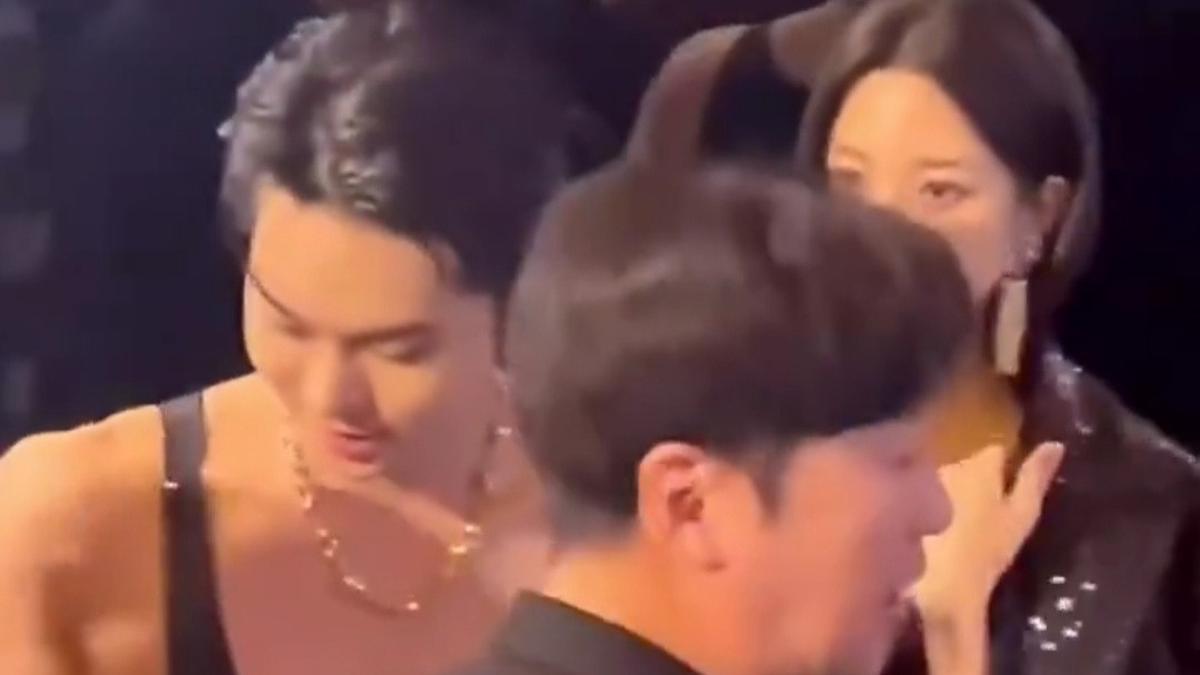 Doyoung donne une veste à Moon Ga Young qui porte une robe transparente lors de l’événement Dolce & Gabbana, déluge d’éloges de la part des internautes