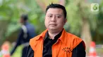 Staf Sekjen PDIP Hasto Kristiyanto, Saeful Bahri tiba di Gedung KPK, Jakarta, Selasa (18/2/2020). Saeful Bahri diperiksa sebagai tersangka terkait kasus dugaan penerimaan hadiah atau janji penetapan anggota DPR Terpilih 2019-2024. (merdeka.com/Dwi Narwoko)