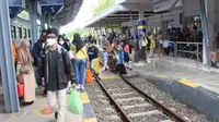 Penumpang di Stasiun Banyuwangi Kota  bersiap naik Kereta Api Sritanjung Relasi Banyuwangi- Yogyakarta (Istimewa)