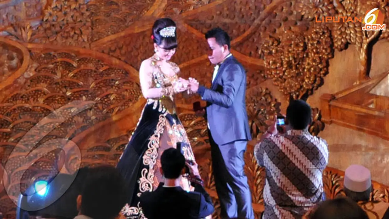 zaskia-nikah3-panji-diksana-130902b.jpg