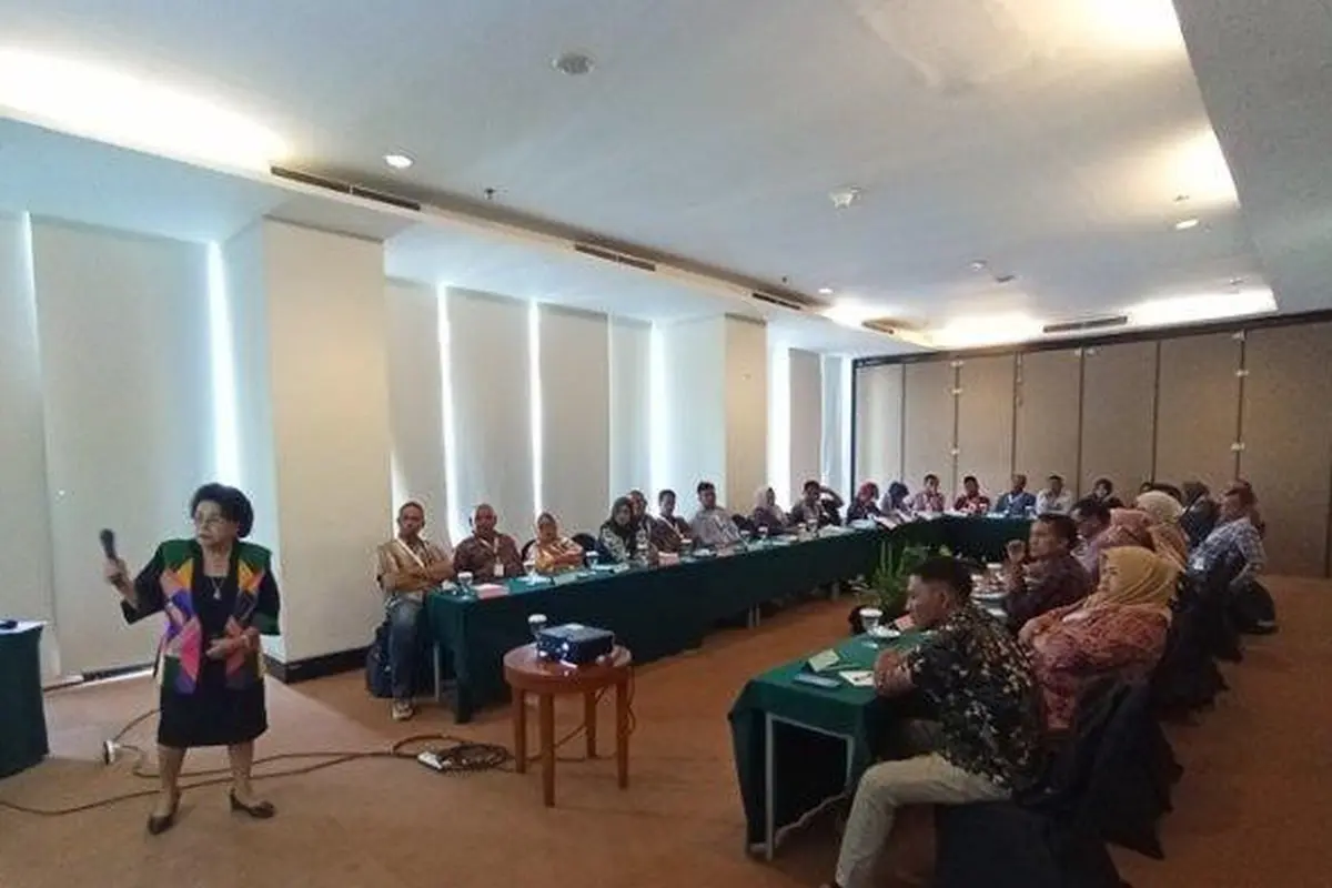 Mareyke Moningka saat menjadi pembicara pada Pelatihan Program Penguatan Pemerintahan dan Pembangunan Desa  (P3PD) Kemendagri. (Istimewa)