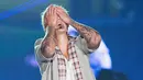 Dilansir dari TMZ, Justin Bieber terlihat seperti tengah menangis. (The Inquisitr)
