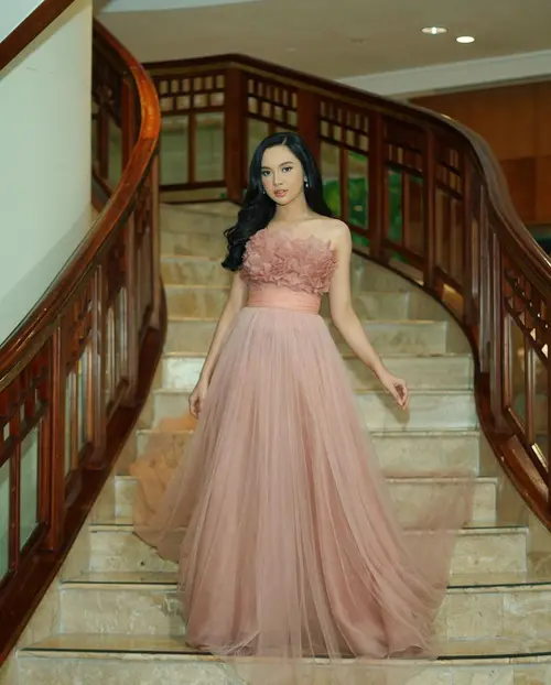 Inspirasi 9 Dress Super Cantik yang Pernah Dikenakan Lyodra
