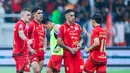 Pemain Persija Jakarta tampak kecewa setelah dipaksa bermain imbang 1-1 dengan Bali United dalam lanjutan BRI Super League 2025/2026 di Jakarta International Stadium (JIS), Minggu (14/9/2025) malam WIB. (Bola.com/M Iqbal Ichsan)