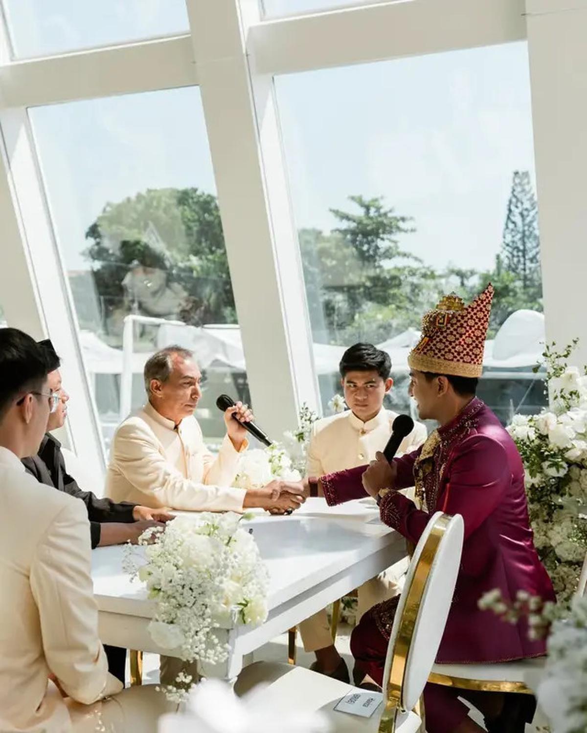 8 Potret Akad Nikah Harris Vriza dan Haviza di Bali, Beri Mahar Emas Batangan