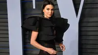 Hadir di Piala Oscar 2018, Kendall Jenner Incar Dunia Akting?