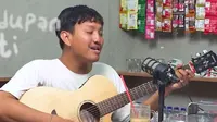 Davi Siumbing Bikin Praz Teguh Nangis karena Lagu Terbaru Di Tepian Rindu. Foto: tangkapan layar Instagram @Davisiumbing.