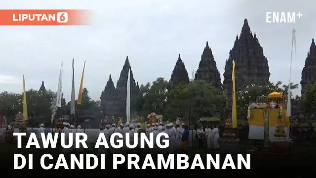 Sepuluh ribu umat hindu mengikuti Tawur Agung Kesanga Di Komplek Candi Prambanan, Klaten, Jawa Tengah. Upacara keagamaan tersebut berlangsung khidmat.