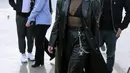 Tampil grunge melalui elemen fashion yang dipakainya, Demi Lovato hadir memikat dengan gaya yang begitu sempurna. [Foto: Instagram/ Demi Lovato]