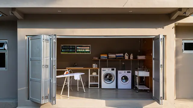 Desain Rumah Minimalis Desa dengan Garasi Multifungsi Jadi Tempat Usaha Kecil (AI)