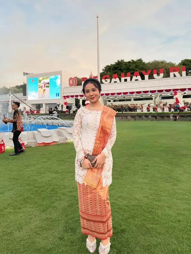 Potret Mayang Lucyana saat Hadiri HUT RI di Istana Merdeka/Instagram @mayaang.lucyaana