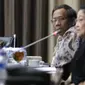 Kepala Pelaksana Unit Kerja Presiden Pembinaan Ideologi Pancasila (UKP-PIP), Yudi Latief (kiri) saat menghadiri diskusi dengan para pemimpin redaksi media cetak, dan elektronik di Jakarta, Rabu (24/1). (Liputan6.com/Angga Yuniar)