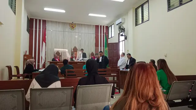 Ini Perbedaan Kasur Asli dan Palsu yang Disidangkan di Bandar Lampung