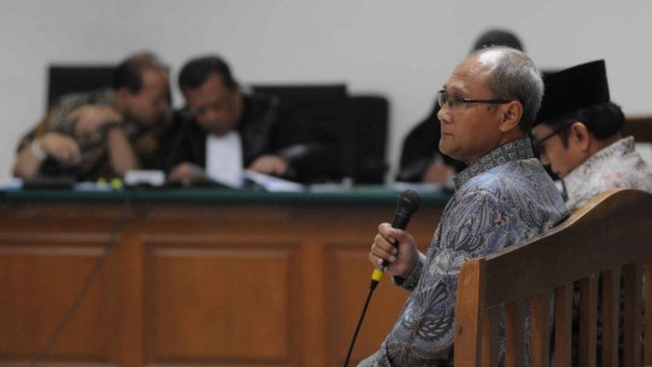 Sutan Bhatoegana dengar kesaksian Waryono Karno di sidang kasus ESDM