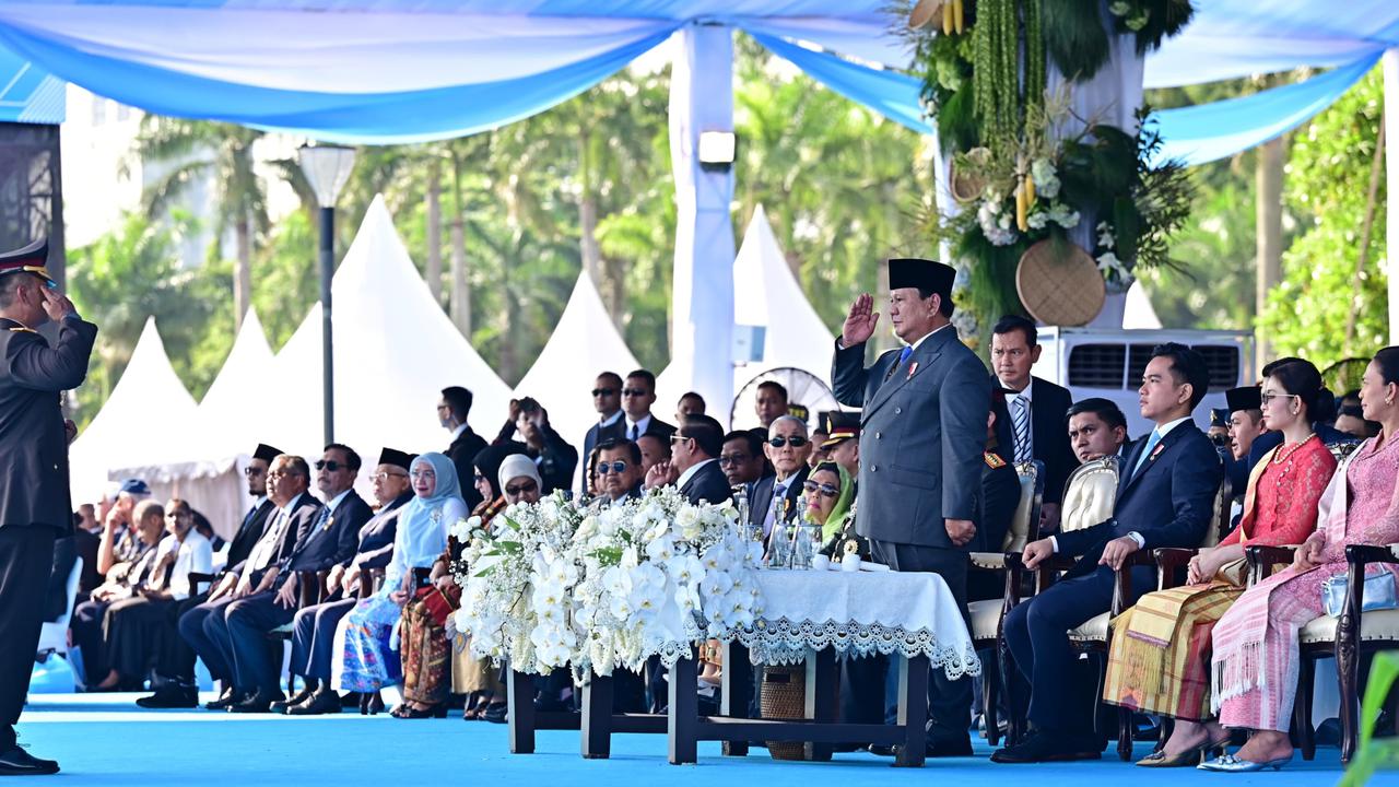 VIDEO: Momen Prabowo-Gibran Beri Hormat ke SBY hingga Try Sutrisno di HUT Polri